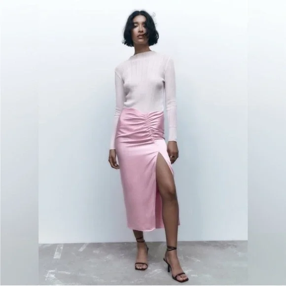 Zara satin silky pastel pink scrunched skirt - Picture 5 of 10